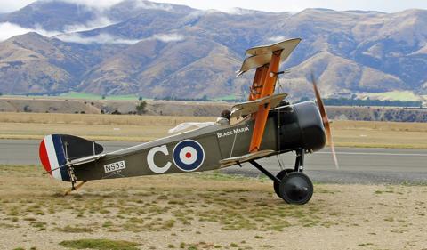 Sopwith Triplane (Replica) (14046954875). Photo: Bernard Spragg. NZ from Christchurch, New Zealand, CC0, via Wikimedia Commons.